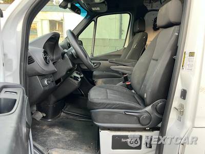2019 Mercedes-Benz Sprinter 1500 Cargo Van Standard Roof 144.0" WB - zdjęcie 12 z 48 - miniatura