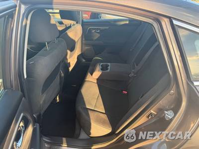 2014 Nissan Altima 2.5 SV - zdjęcie 61 z 115 - miniatura