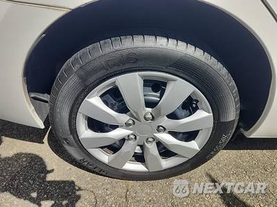 2018 Toyota Corolla LE Sedan - zdjęcie 10 z 27 - miniatura
