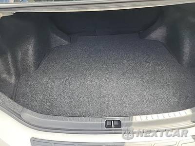 2018 Toyota Corolla LE Sedan - zdjęcie 19 z 27 - miniatura