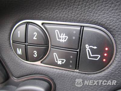 2011 Mercedes-Benz SL 550 - zdjęcie 45 z 64 - miniatura