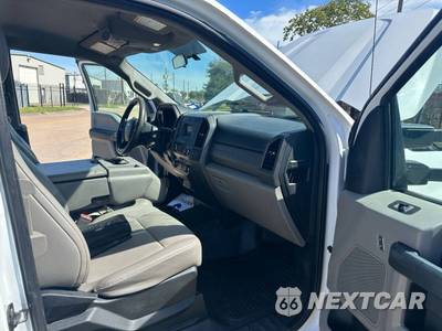 2019 Ford Super Duty F-350 Cab Chassis XL Extended Cab w/Rear Doors DRW - zdjęcie 27 z 41 - miniatura