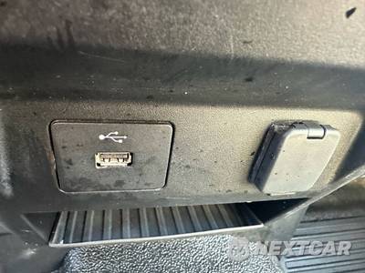 2019 Ford Super Duty F-350 Cab Chassis XL Extended Cab w/Rear Doors DRW - zdjęcie 25 z 41 - miniatura