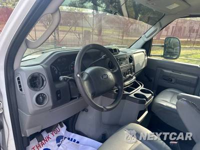 2012 Ford Super Duty E-450 Cutaway DRW - zdjęcie 16 z 45 - miniatura