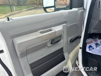 2012 Ford Super Duty E-450 Cutaway DRW - zdjęcie 15 z 45 - miniatura