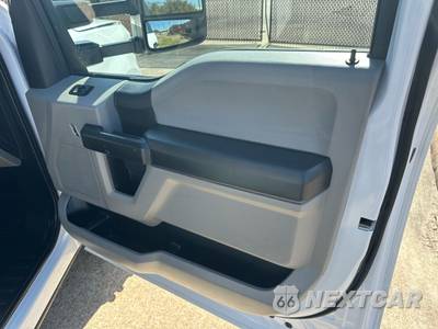 2019 Ford Super Duty F-350 Cab Chassis XL Crew Cab DRW - zdjęcie 86 z 116 - miniatura