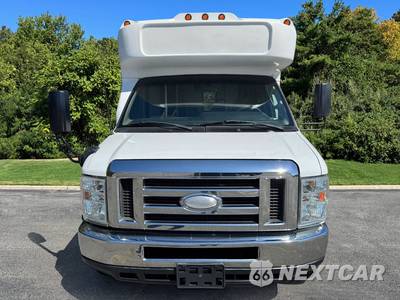 2014 Ford Super Duty E-350 Cutaway - zdjęcie 15 z 49 - miniatura