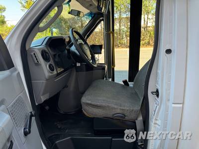 2014 Ford Super Duty E-350 Cutaway - zdjęcie 20 z 49 - miniatura