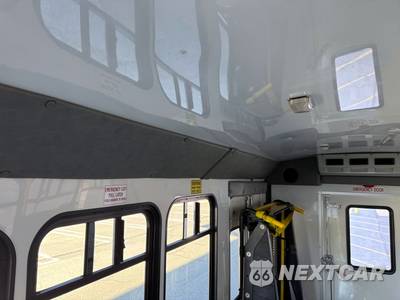 2014 Ford Super Duty E-350 Cutaway - zdjęcie 37 z 49 - miniatura