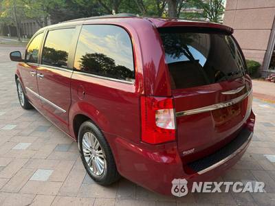 2015 Chrysler Town & Country Touring L - zdjęcie 9 z 63 - miniatura