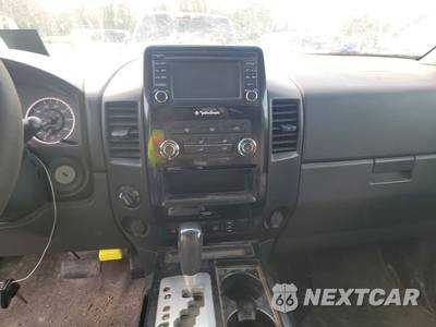 2015 Nissan TITAN SV Crew Cab Extra Short Bed - zdjęcie 10 z 15 - miniatura