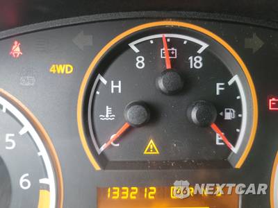 2015 Nissan TITAN SV Crew Cab Extra Short Bed - zdjęcie 14 z 15 - miniatura