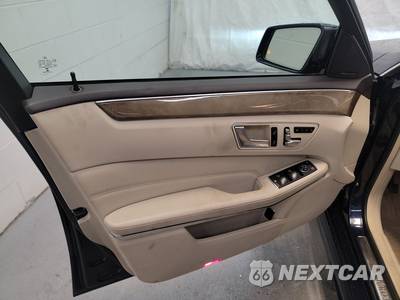 2014 Mercedes-Benz E 350 4MATIC Sedan - zdjęcie 9 z 18 - miniatura