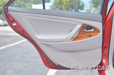 2011 Toyota Camry XLE - zdjęcie 11 z 43 - miniatura