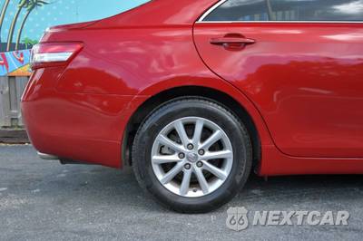 2011 Toyota Camry XLE - zdjęcie 31 z 43 - miniatura