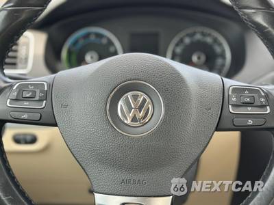 2014 Volkswagen Jetta Hybrid SEL Premium Sedan - zdjęcie 28 z 33 - miniatura