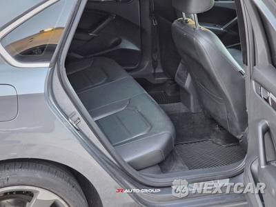 2017 Volkswagen Passat 1.8T R-Line w/Comfort Pkg - zdjęcie 18 z 23 - miniatura