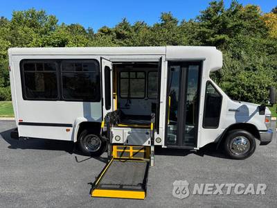 2013 Ford Super Duty E-350 Cutaway DRW - zdjęcie 5 z 48 - miniatura