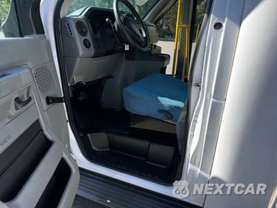 2013 Ford Super Duty E-350 Cutaway DRW - zdjęcie 20 z 48 - miniatura