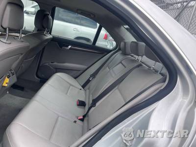 2008 Mercedes-Benz C-Class Sedan C 300 - zdjęcie 27 z 30 - miniatura