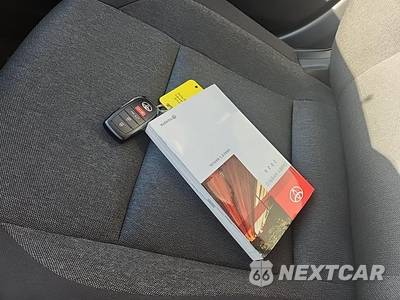 2025 Toyota Camry LE - zdjęcie 21 z 21 - miniatura