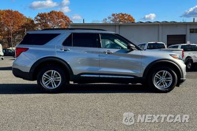 2022 Ford Explorer XLT - zdjęcie 2 z 36 - miniatura