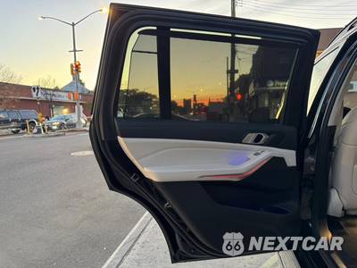 2022 BMW X7 Sports Activity Vehicle xDrive40i - zdjęcie 14 z 31 - miniatura