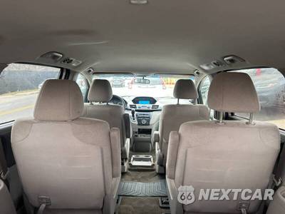 2011 Honda Odyssey LX 118.1" WB - zdjęcie 5 z 13 - miniatura