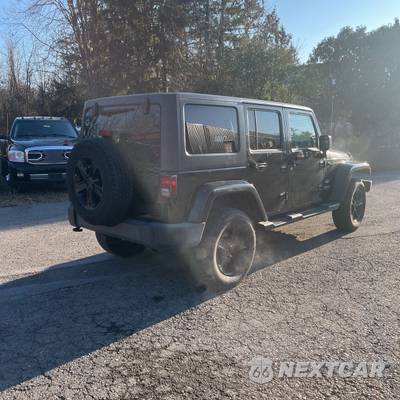 2013 Jeep Wrangler Unlimited Sahara - zdjęcie 8 z 57 - miniatura