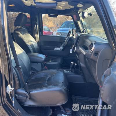2013 Jeep Wrangler Unlimited Sahara - zdjęcie 33 z 57 - miniatura