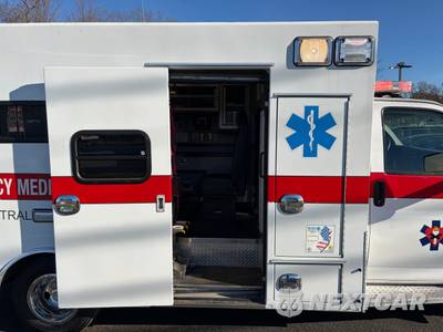 2015 Chevrolet Express 4500 Cutaway 2SD DRW - zdjęcie 30 z 97 - miniatura