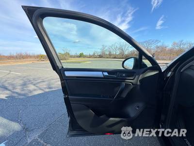 2013 Volkswagen Touareg TDI Sport w/Navigation - zdjęcie 40 z 48 - miniatura