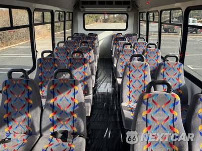 2017 Ford Super Duty E-450 Cutaway DRW - zdjęcie 20 z 43 - miniatura