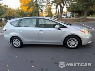 2012 Toyota Prius v Three - zdjęcie 4 z 12 - miniatura