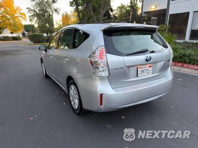 2012 Toyota Prius v Three - zdjęcie 6 z 12 - miniatura