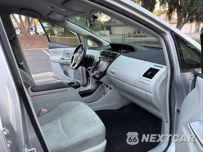 2012 Toyota Prius v Three - zdjęcie 10 z 12 - miniatura