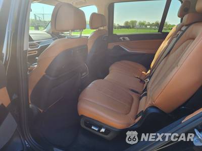 2021 BMW X7 Sports Activity Vehicle xDrive40i - zdjęcie 15 z 46 - miniatura