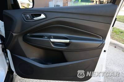 2017 Ford C-MAX Hybrid SE - zdjęcie 39 z 52 - miniatura
