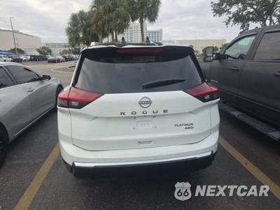 2025 Nissan Rogue Platinum - zdjęcie 5 z 17 - miniatura