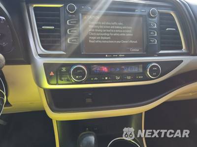 2016 Toyota Highlander LE - zdjęcie 11 z 19 - miniatura