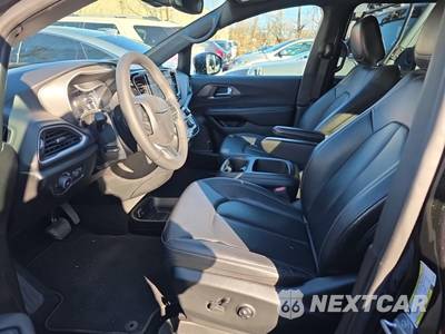 2025 Chrysler Pacifica Select 121.6" WB - zdjęcie 8 z 22 - miniatura