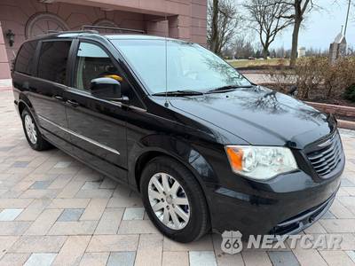 2015 Chrysler Town & Country Touring 121.2" WB