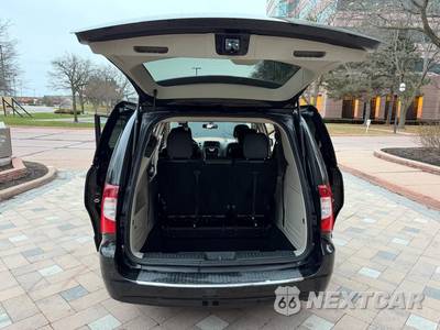 2015 Chrysler Town & Country Touring 121.2" WB - zdjęcie 13 z 60 - miniatura