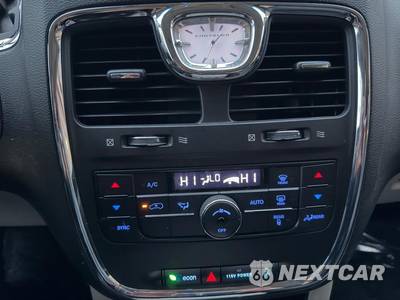 2015 Chrysler Town & Country Touring 121.2" WB - zdjęcie 26 z 60 - miniatura