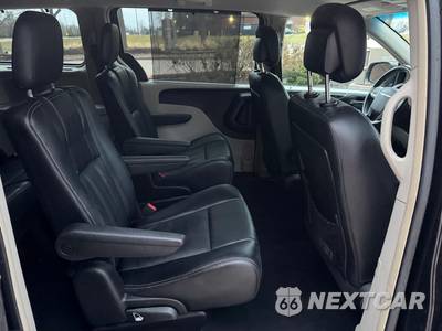 2015 Chrysler Town & Country Touring 121.2" WB - zdjęcie 36 z 60 - miniatura