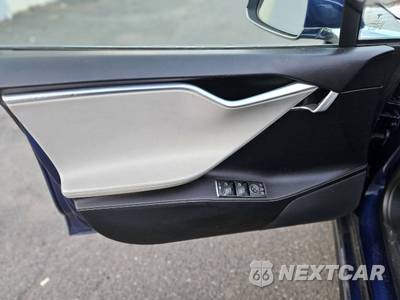 2015 Tesla Model S 90D - zdjęcie 17 z 37 - miniatura