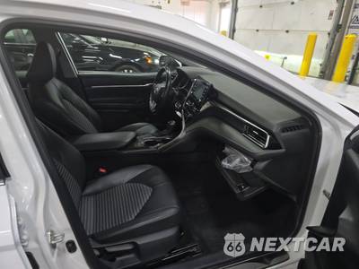 2022 Toyota Camry SE - zdjęcie 8 z 24 - miniatura