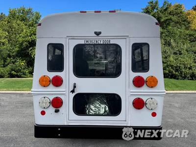 2018 Chevrolet Express 3500 Cutaway 1WT - zdjęcie 7 z 41 - miniatura