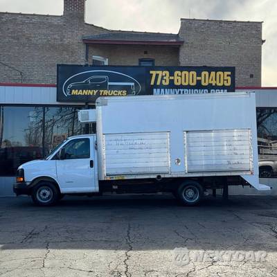 2015 Chevrolet Express 4500 Cutaway 2WT DRW - zdjęcie 2 z 18 - miniatura