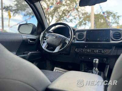 2017 Toyota Tacoma TRD Off-Road Crew Cab Medium Bed - zdjęcie 23 z 36 - miniatura